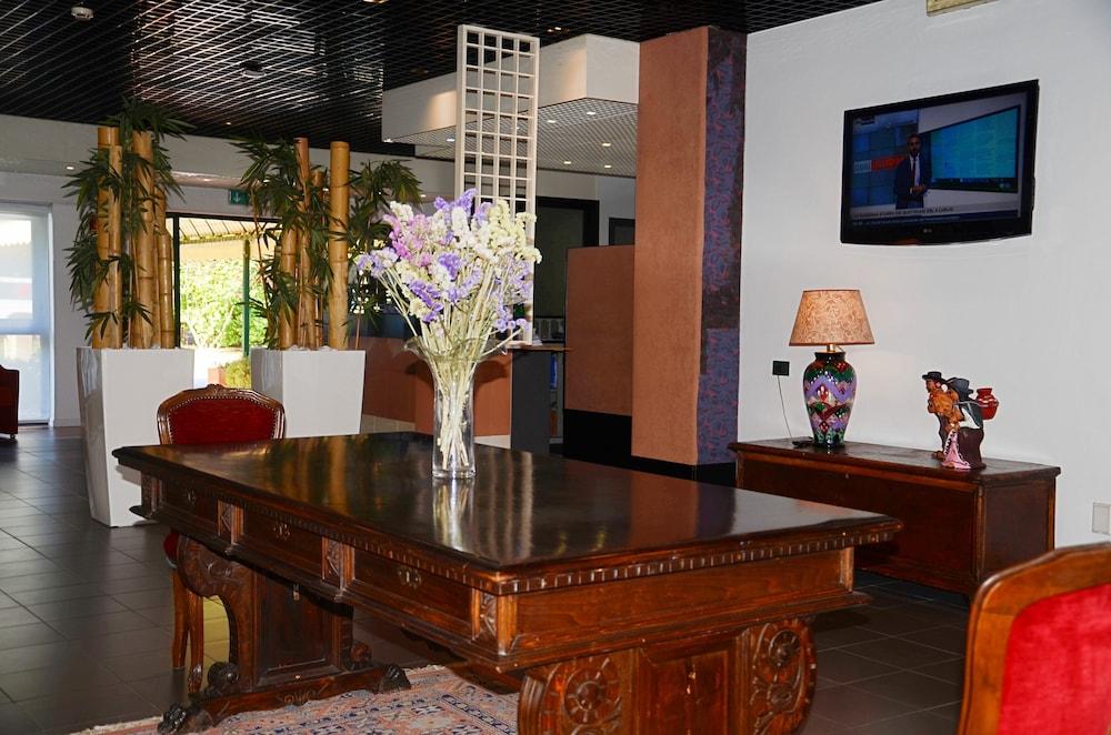 ורג'אטה Green Hotel Motel מראה חיצוני תמונה